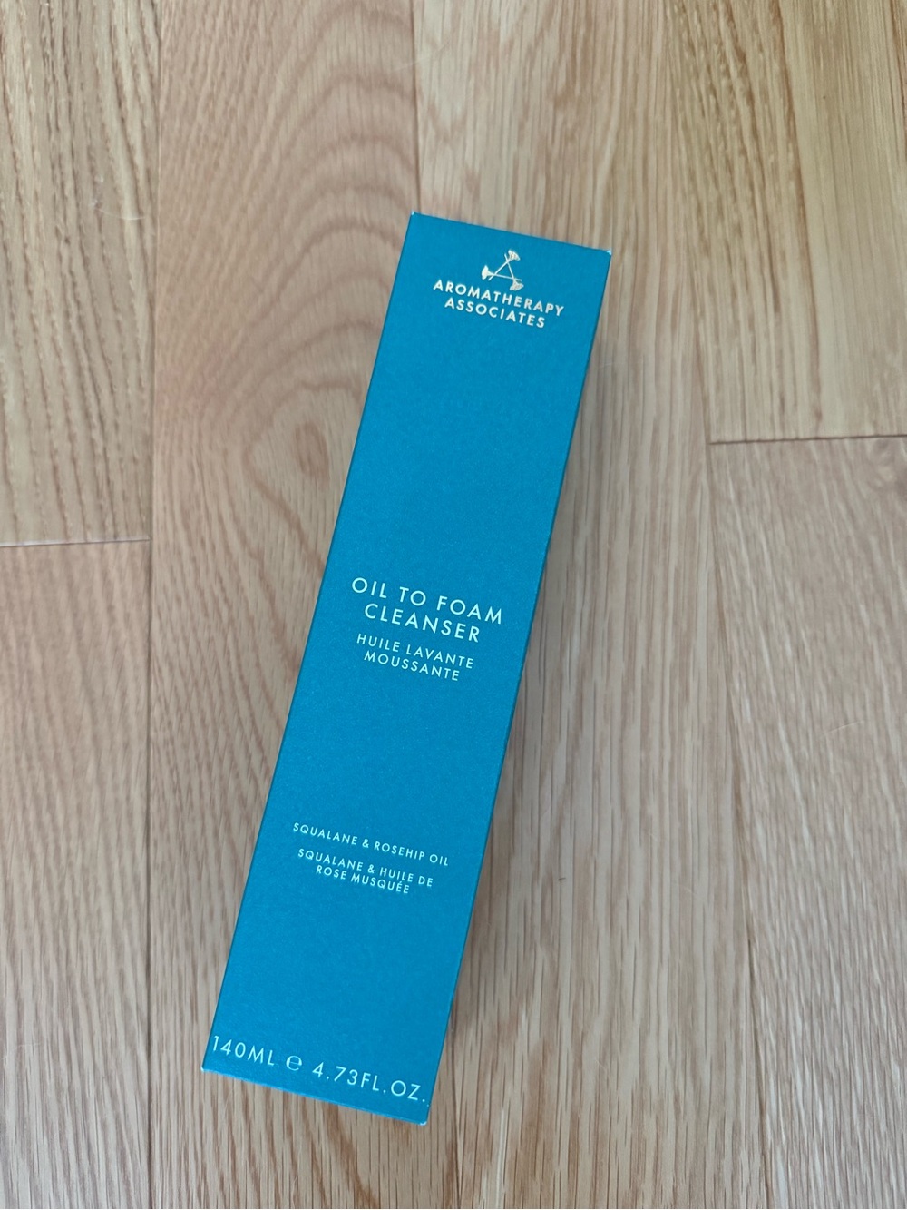 NEW!! Aromatherapy Associates:   Oil to Foam Cleanser in Box (140 mL)